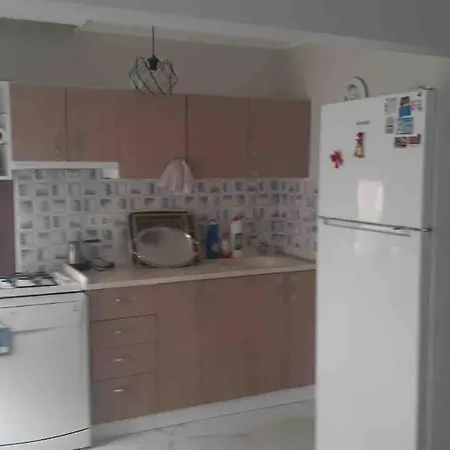 Suitable Family With Garden Apartment *